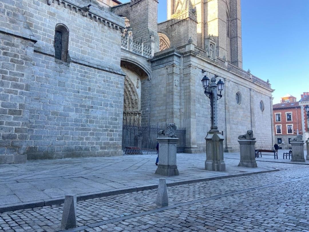 La plaza de la Catedral es uno de los puntos en los que se colocarán dispositivos para el control del tráfico