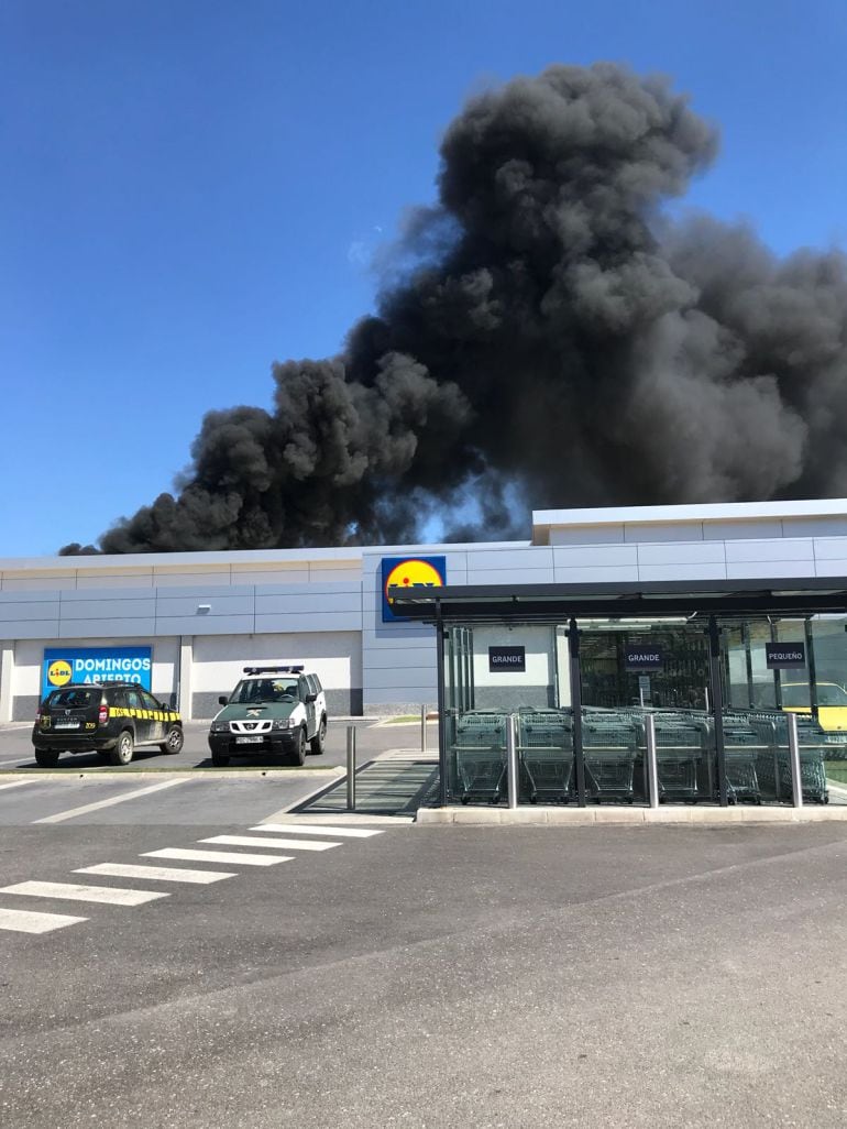 Incendio en el Lidl de Sant Antoni.