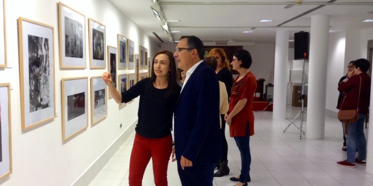 El alcalde, José Manuel Cruz Viadero, acudió a la inauguración