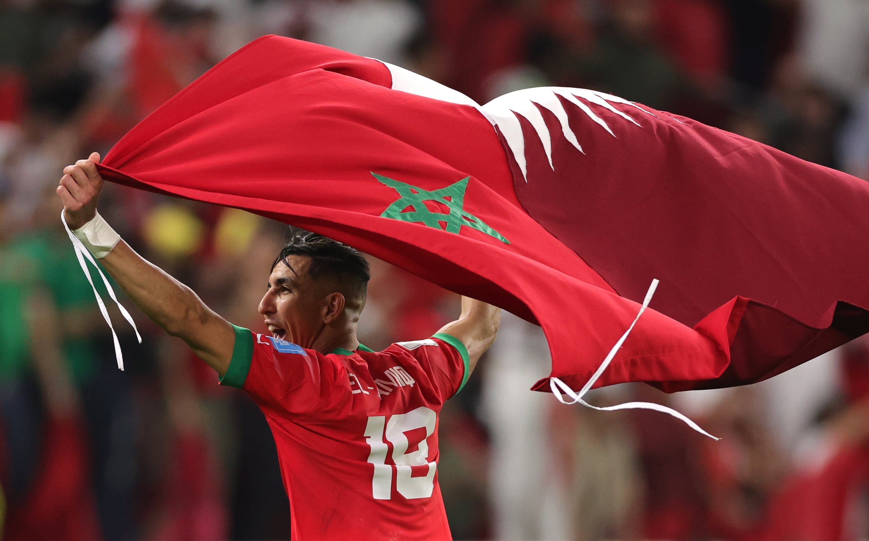 -FOTODELDÍA- DOHA, 10/12/2022.- El jugador marroquí Jawad El Yamiq celebra la victoria de su selección ante Portugal en partido de cuartos de final del Mundial Qatar 2022, ese sábado en el estadio Al Thumama de Doha. EFE/Abir Sultan
