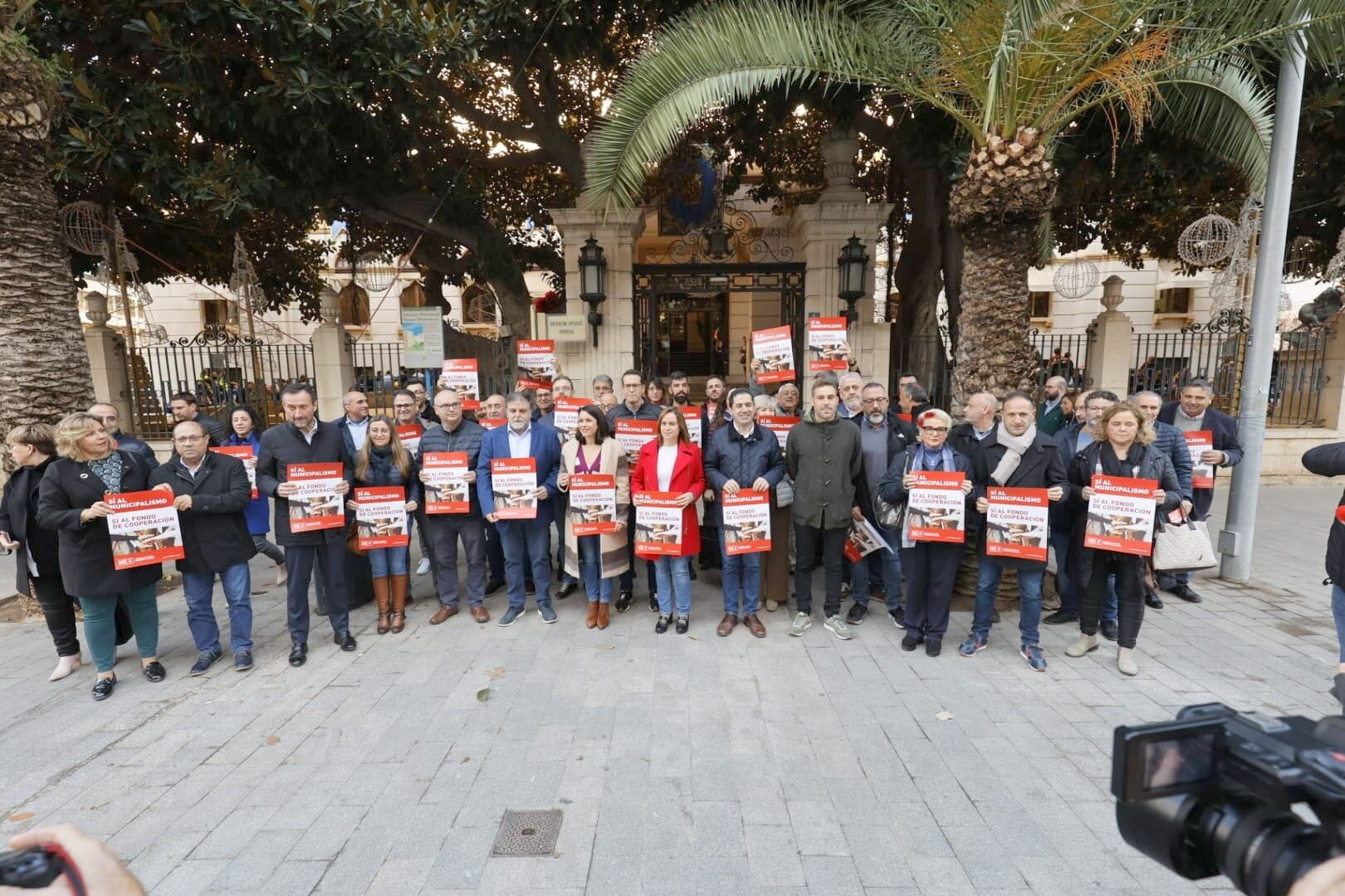 Rubén Alfaro, alcalde de Elda se desplaza a Alicante a solicitar financiación