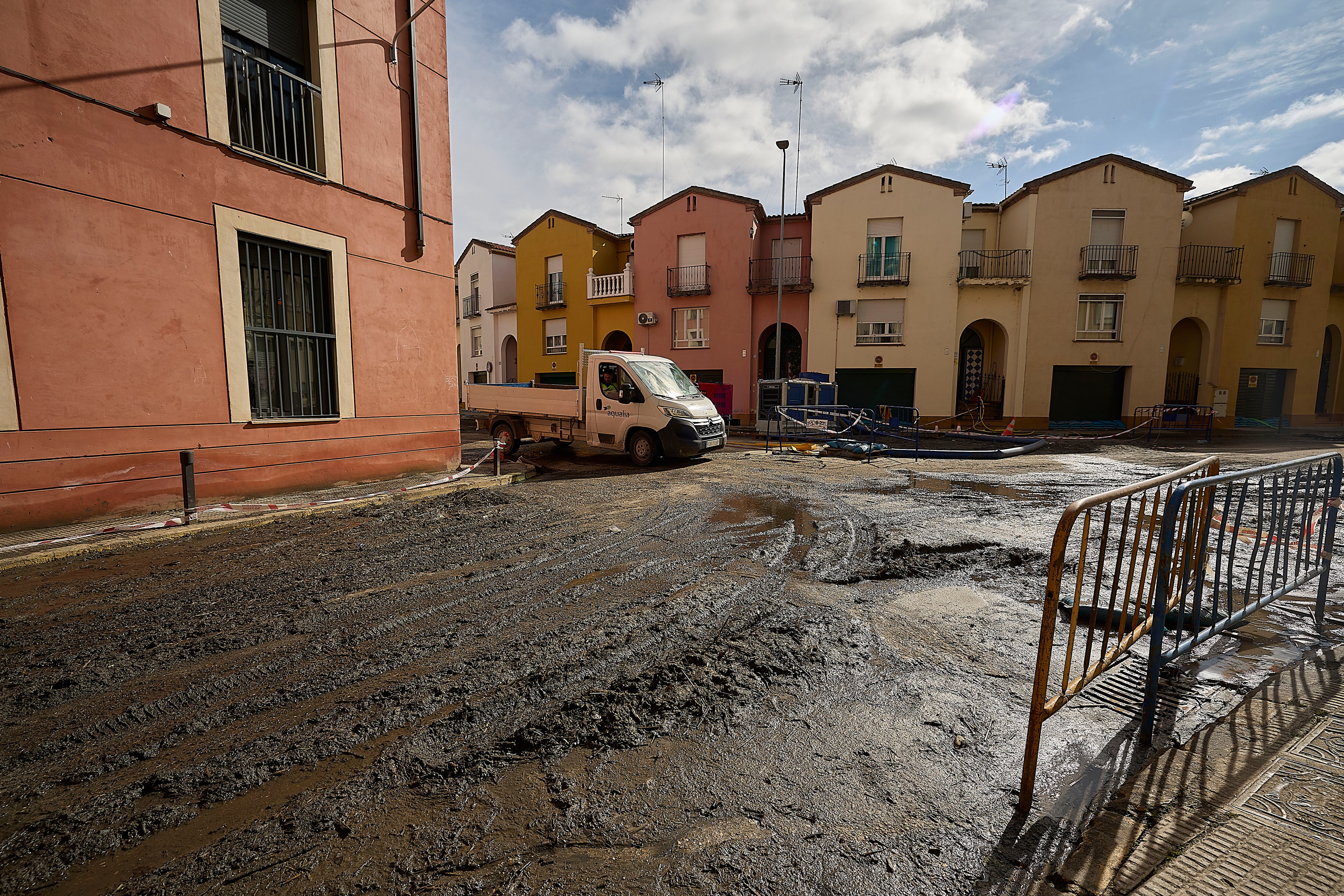 TALAVERA DE LA REINA, 16/02/2026.- Una calle anegada por el lodo en Talavera de la Reina tras las lluvias.