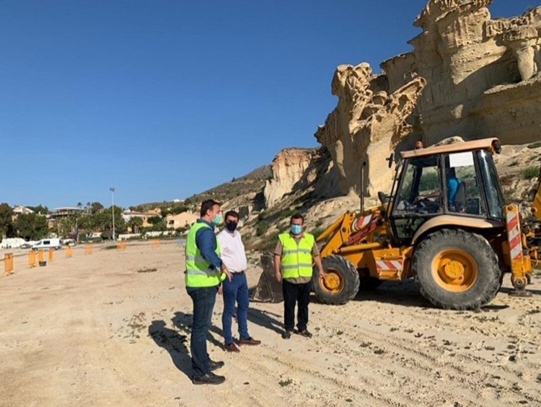 La Comunidad inicia las obras para proteger las Gredas de Bolnuevo mediante un vallado que impida al visitante aproximarse en exceso  