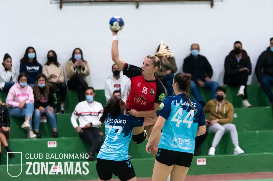 Armina durante un partido con la camiseta del Zonzamas.