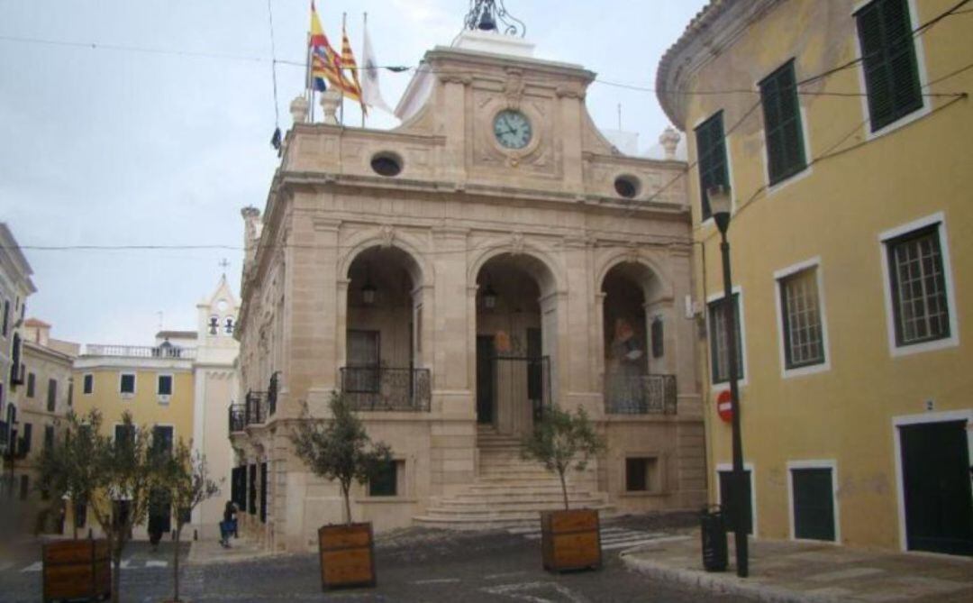 L'economia d el'Ajuntament de Maó  permet invertir 1,4 milions més.