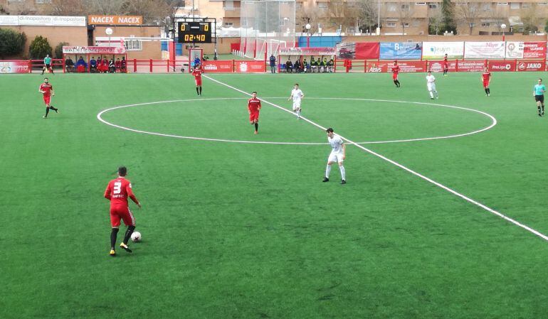 La derrota del C.P. Parla Escuela por 2 a 0 ante el C. Atlético de Pinto en el Estadio Amelia del Castillo certificaba el descenso de los parleños.
