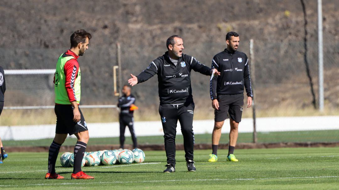 El técnico en una de las sesiones de esta semana con el primer equipo