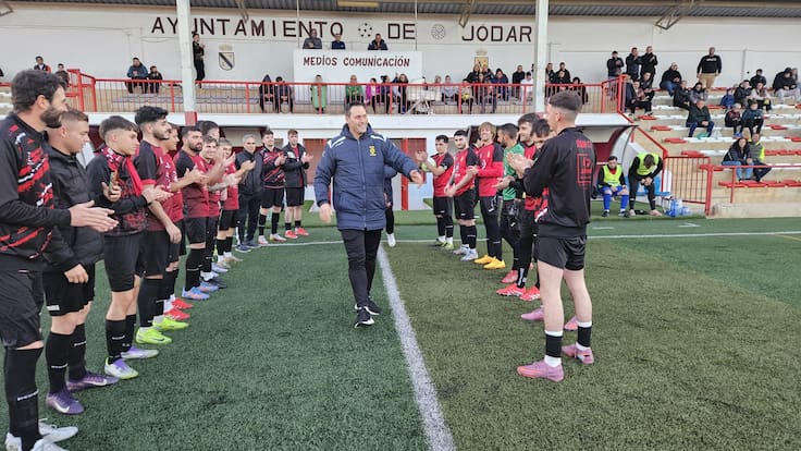 El Jódar C.F deja escapar dos puntos en el tiempo de descuento, a pesar de haberle dado la vuelta al gol inicial del Arquillos C.F..(2:2), goles de Tomás y Chino para los locales y Barrios(2) para los visitantes