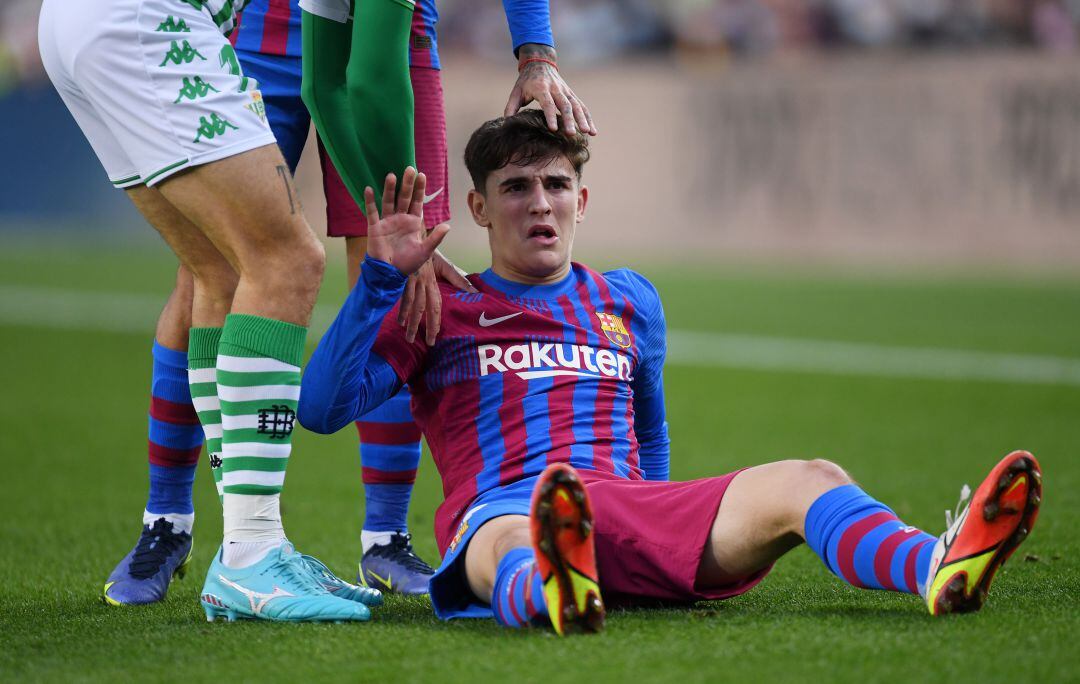 Gavi tuvo que abandonar el Camp Nou en el Barça - Betis