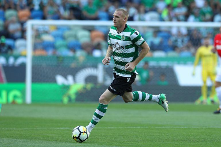 Mathieu, durante un partido con el Sporting de Portugal