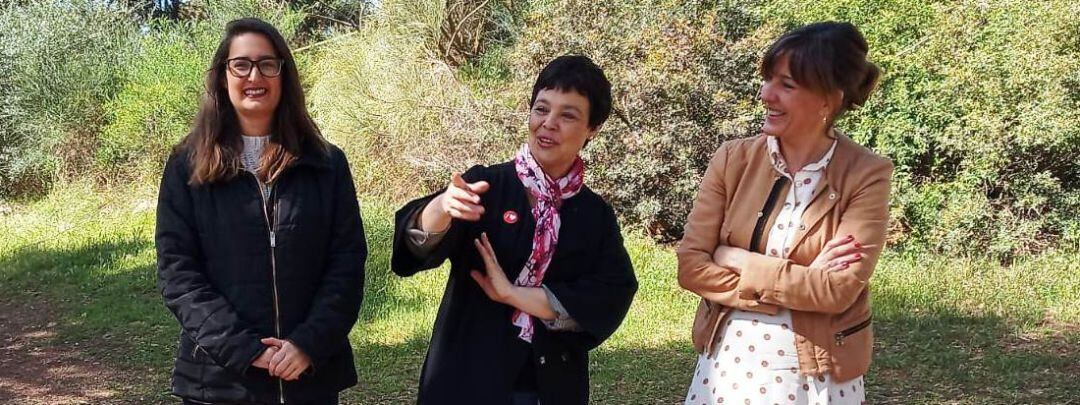 Rosa Romero y Pilar Zamora visitan el Parque de la Atalaya de Ciudad Real