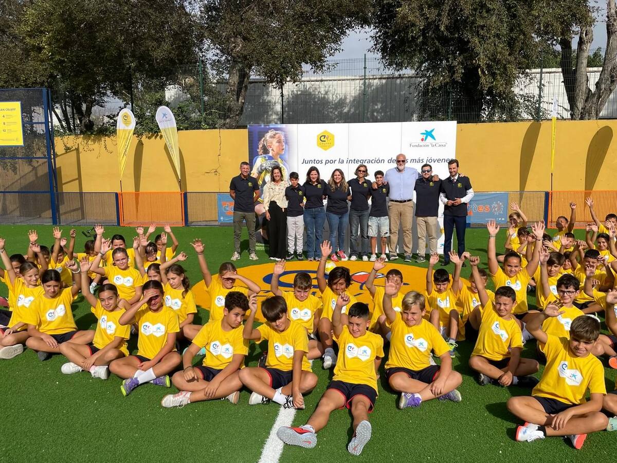 La Línea de la Concepción estrena un espacio deportivo en Los Junquillos con la Fundación Cruyff