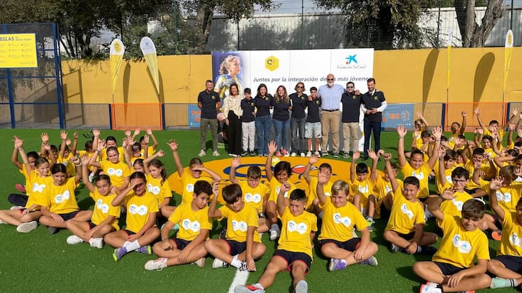 La Línea disfruta ya del espacio Cruyff Court