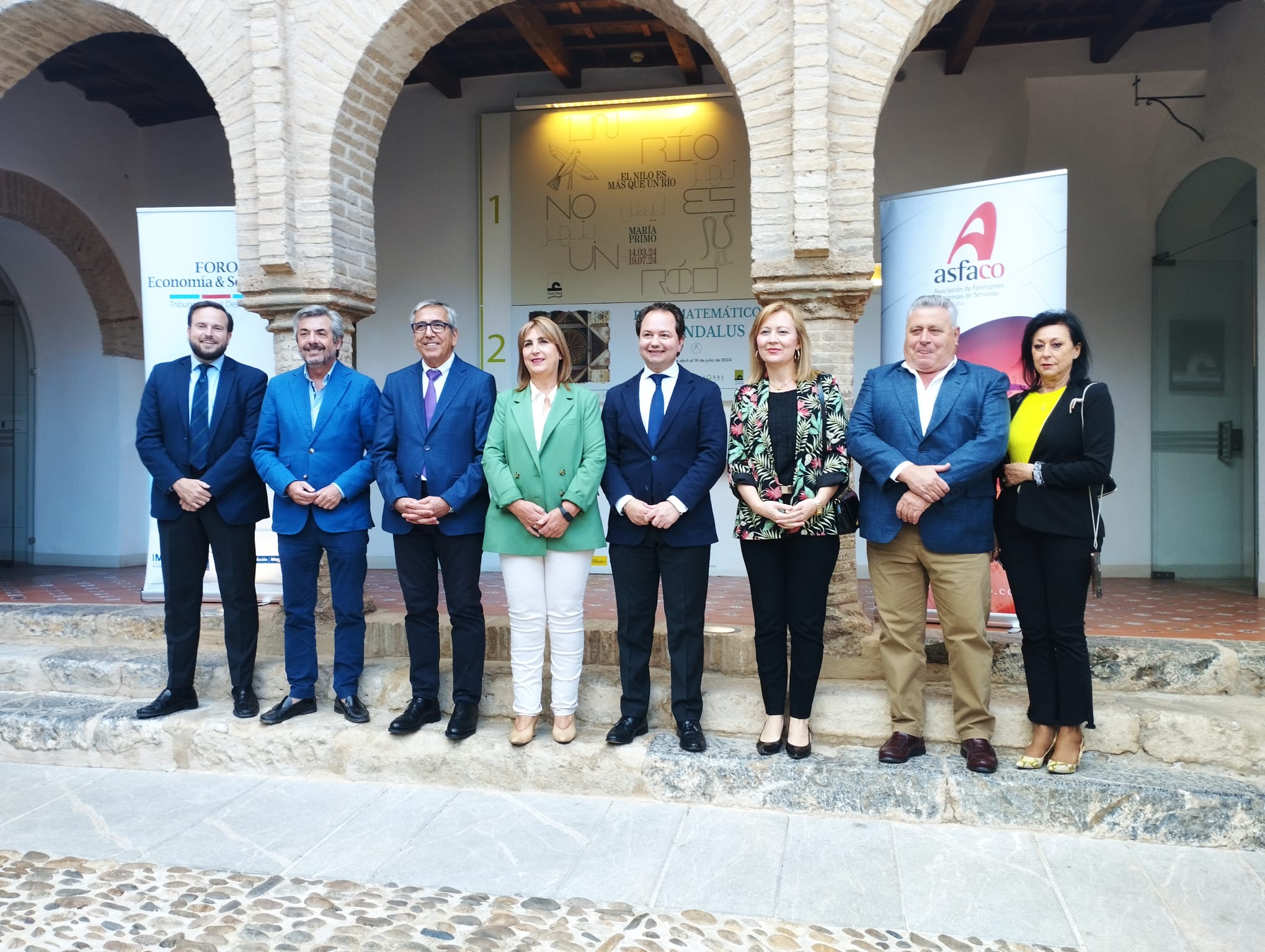 El presidente del ICO, José Carlos García de Quevedo con los responsables de ASFACO y de las instituciones cordobesas. En Casa Árabe.