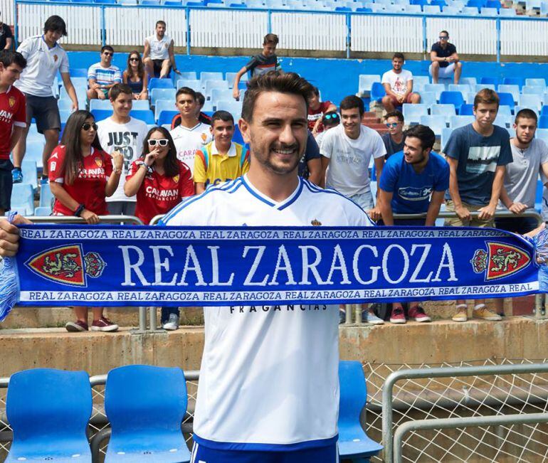 Juan Muñoz ha tenido su primer contacto con el estadio de la Romareda