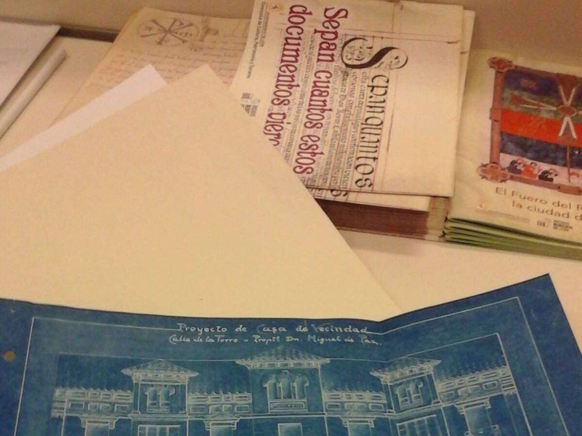 El centenario número 6 de la calle de la Torre