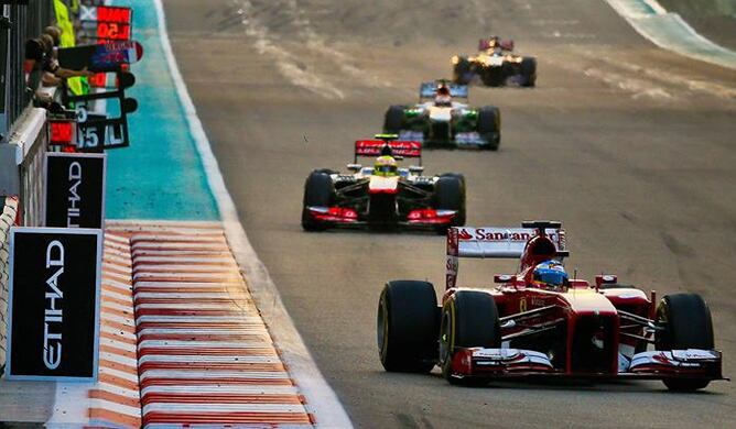 El español, que salía desde la décima plaza, ha acabado quinto en una nueva victoria de Vettel.