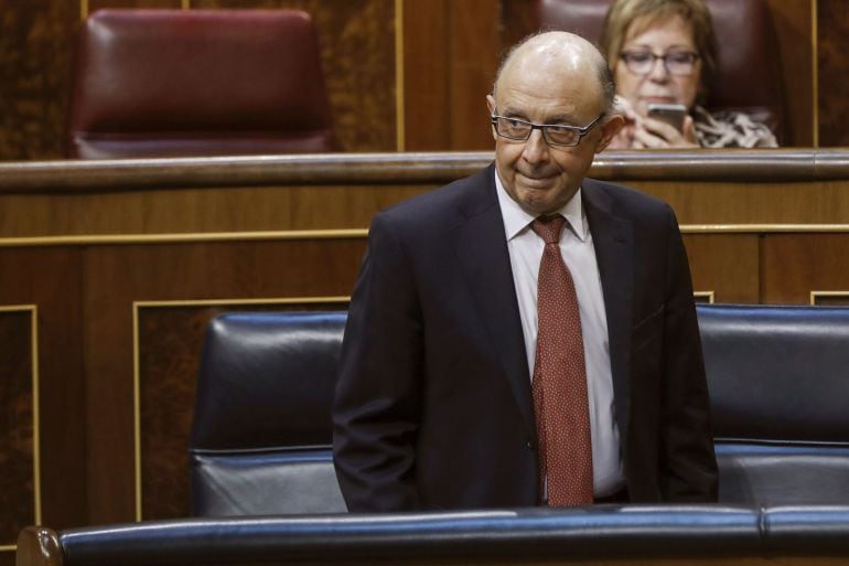 El ministro de Hacienda, Cristóbal Montoro, en una imagen durante un pleno del Congreso de los diputados. 