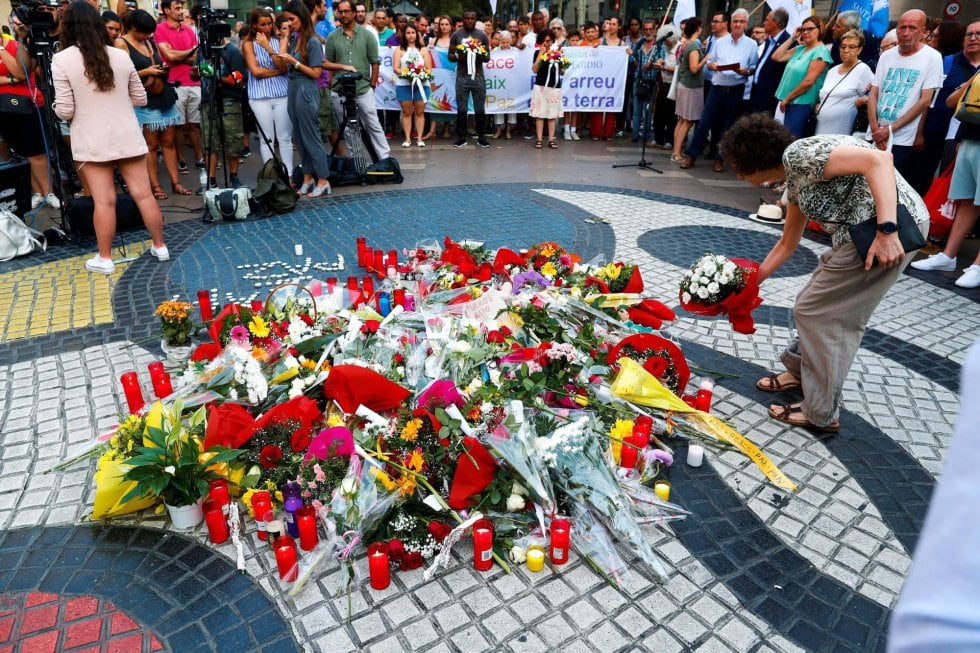 El dijous 16 d&#039;agost de 2017 ja van començar els actes espontanis d&#039;homenatge a les víctimes dels atemptats