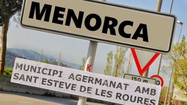 El ficticio Ajuntament de Menorca se hermana con Sant Esteve de les Roures una localidad del imaginario catalán surgida a raíz de un error en la traducción por parte de las autoridades españolas.