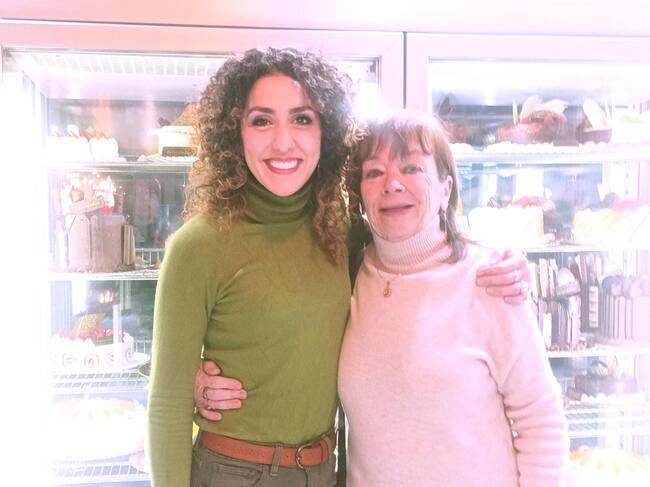 María José, profesora del CEIP San Gil Abad, junto a Mercedes Gutiérrez