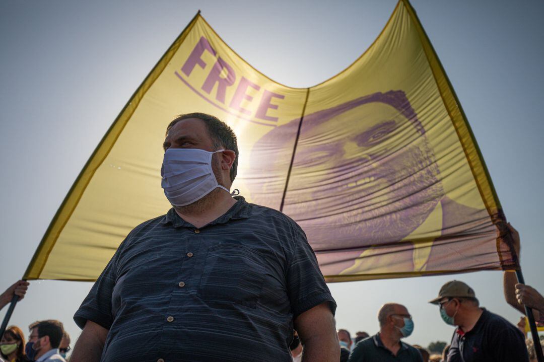 El líder de ERC, Oriol Junqueras, en la comparecencia que él hace con los otros presos del 1-O antes de su nuevo ingreso en prisión.