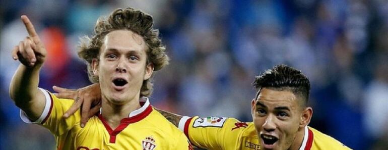 Halilovic, junto a Sanabria, durante la celebración de su gol al espanyol en la primera vuelta