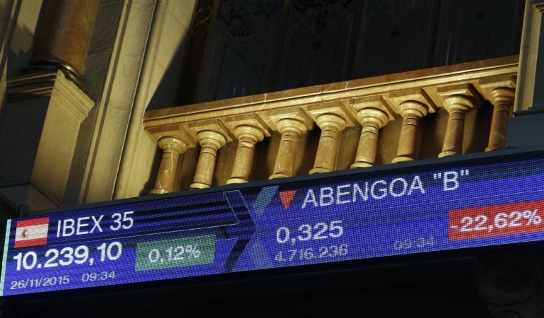 Monitor informativo en la bolsa de Madrid que muestra el principal indicador de la Bolsa española.