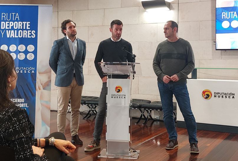 Isaac Claver, Alex Castresana y José Nolasco durante la presentación de la Ruta Deporte y Valores en la DPH