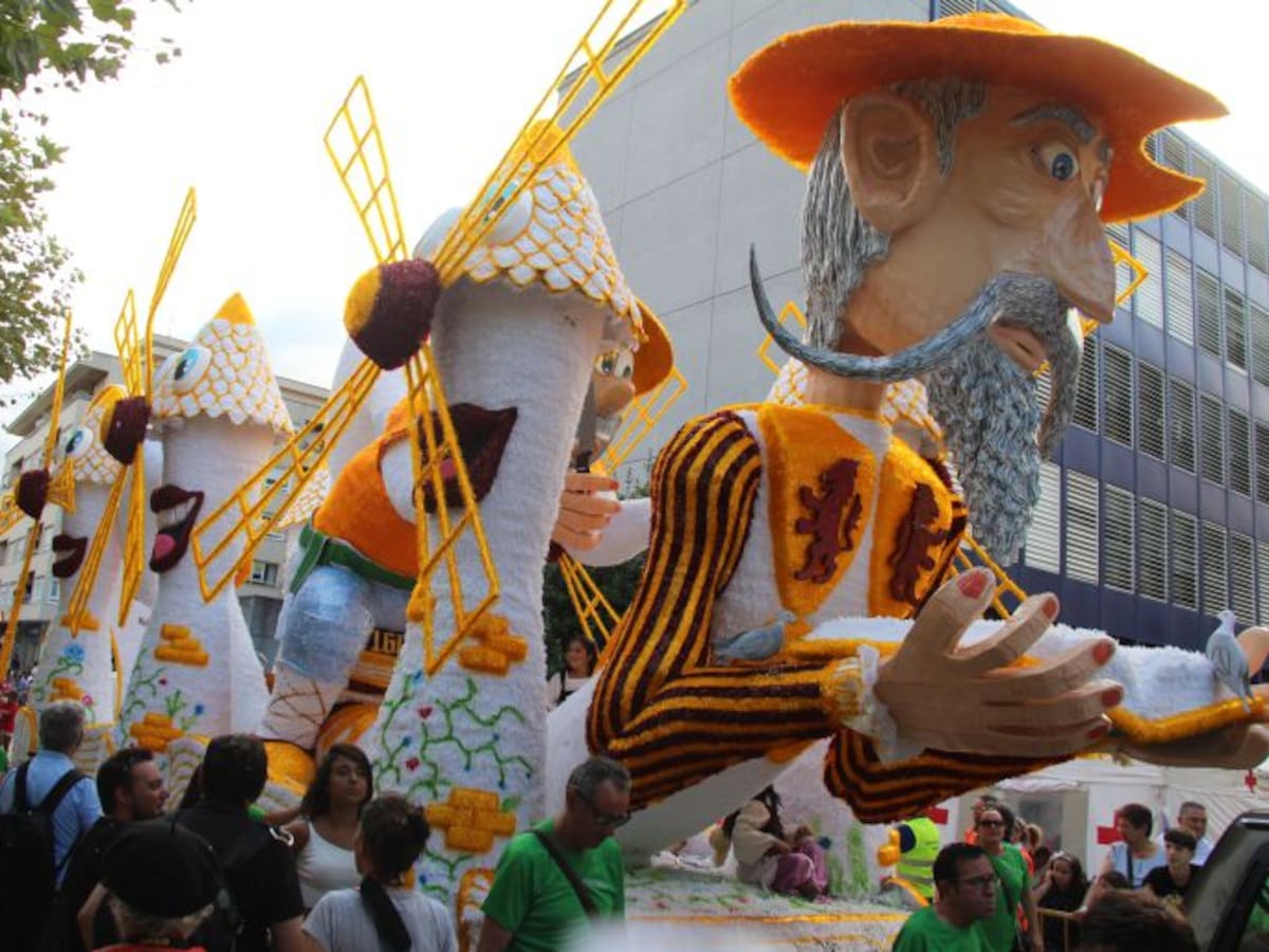 Nueve carrozas participan el domingo en la Gala Floral de Torrelavega