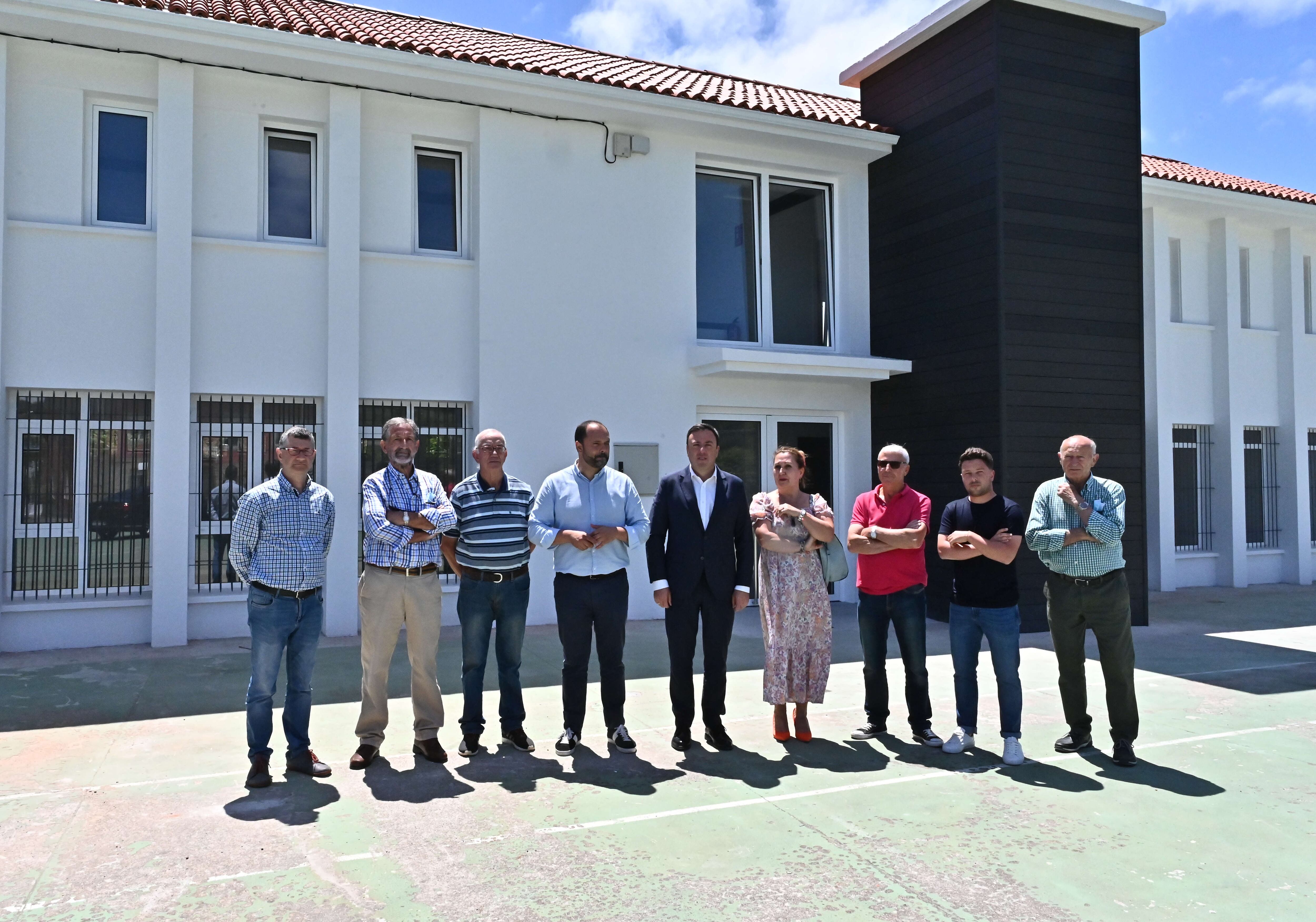 Las obras ya finalizaron en la antigua escuela unitaria de Campolongo, en Pontedeume