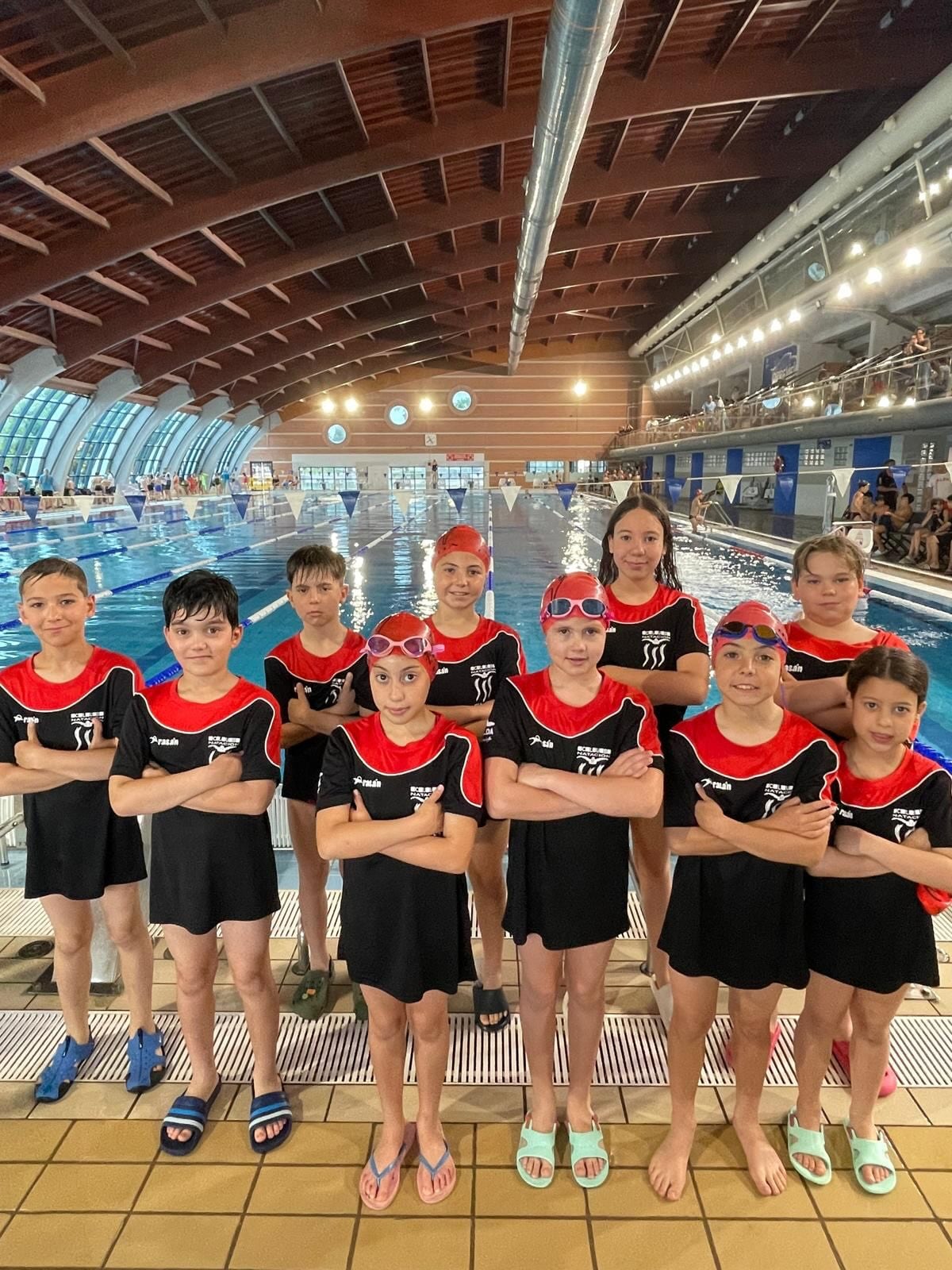 Jóvenes nadadores del C. N. Elda