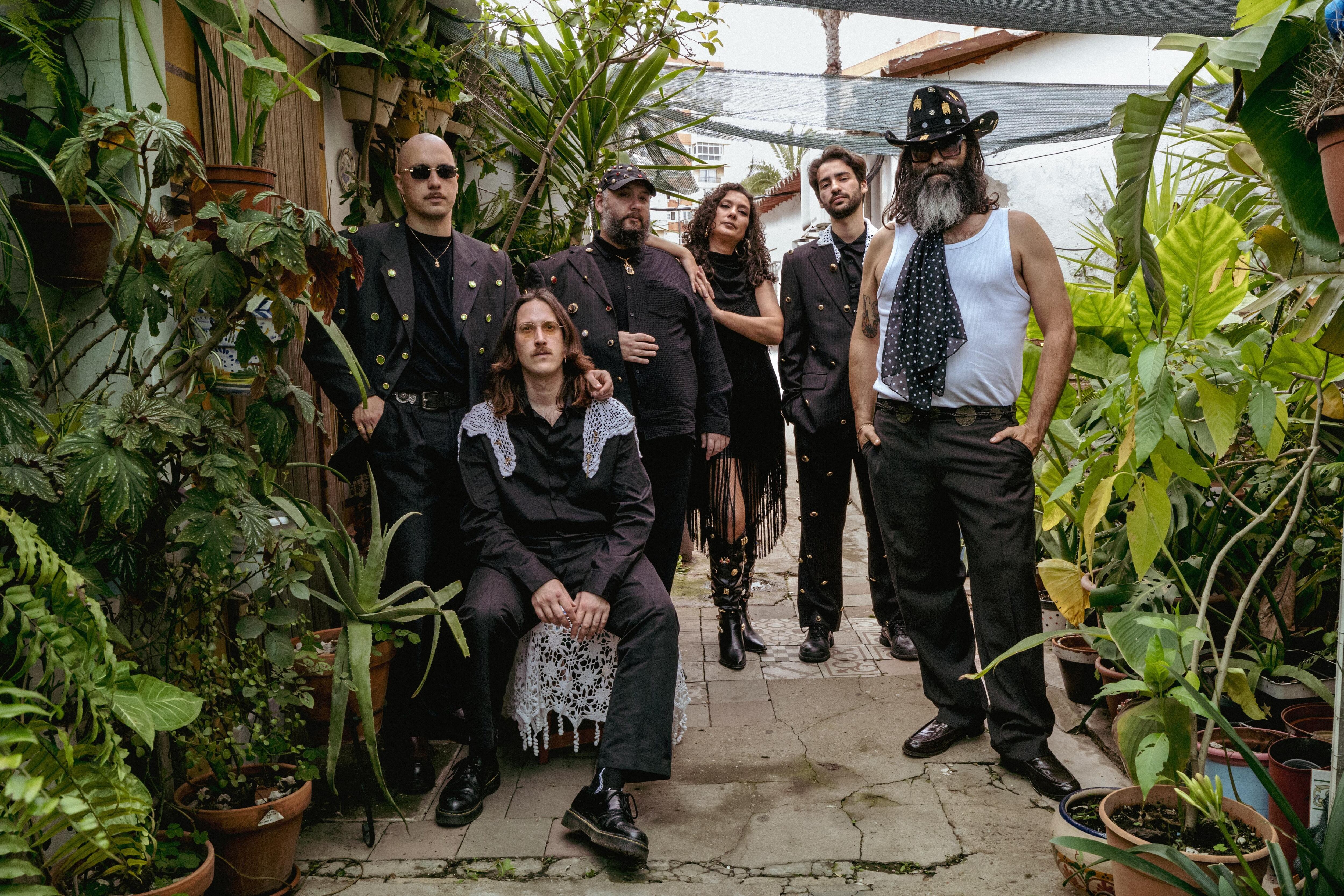 MADRID, 13/07/2025.- El grupo andaluz Califato 3/4 no actuará en la próxima edición del FIB, prevista para el próximo 19 de julio en Benicasim (Castellón) debido a que el festival está vinculado con el fondo de inversión estadounidense KKR, al que se le ha atribuido relaciones con empresas israelíes. El grupo ha actualizado hace unos minutos en sus redes sociales las fechas de conciertos que tiene en los próximos meses y ya no aparece en la lista del Festival Internacional de Benicasim. EFE/Taste the Floor -SOLO USO EDITORIAL/SOLO DISPONIBLE PARA ILUSTRAR LA NOTICIA QUE ACOMPAÑA (CRÉDITO OBLIGATORIO)-