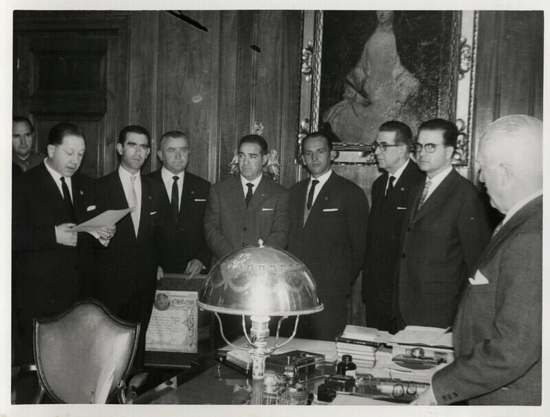 Entrega del título de "padre de la provincia" a Camilo Alonso Vega en 1962