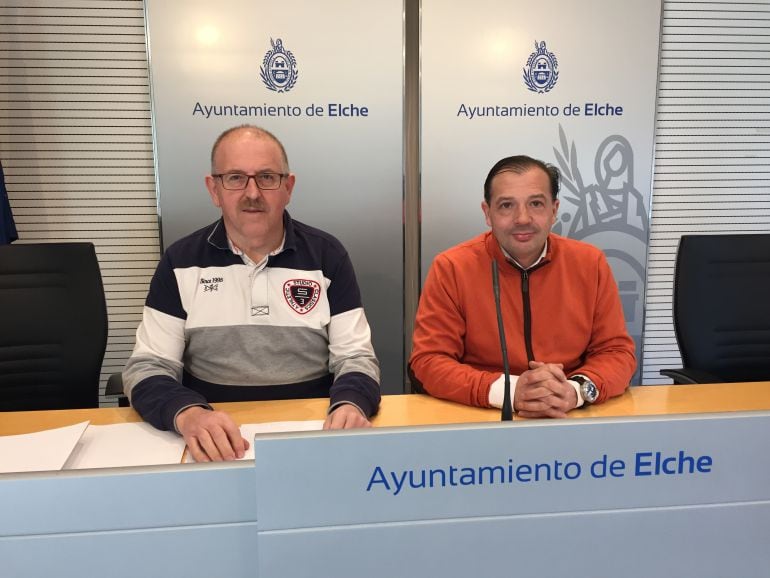 El técnico de Consumo, Torcuato Saavedra, y el concejal, Jesús Pareja