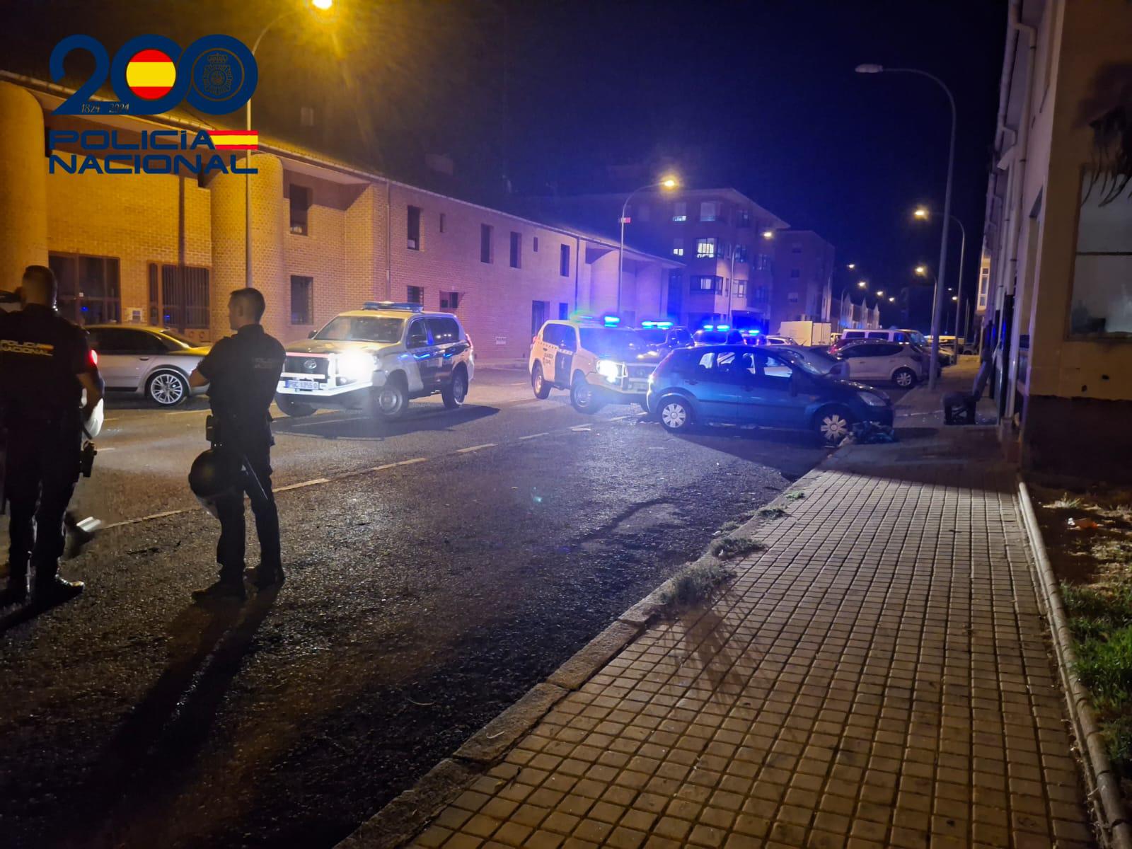 Dispositivo policial en la zona donde se produjo la reyerta./Policía Nacional