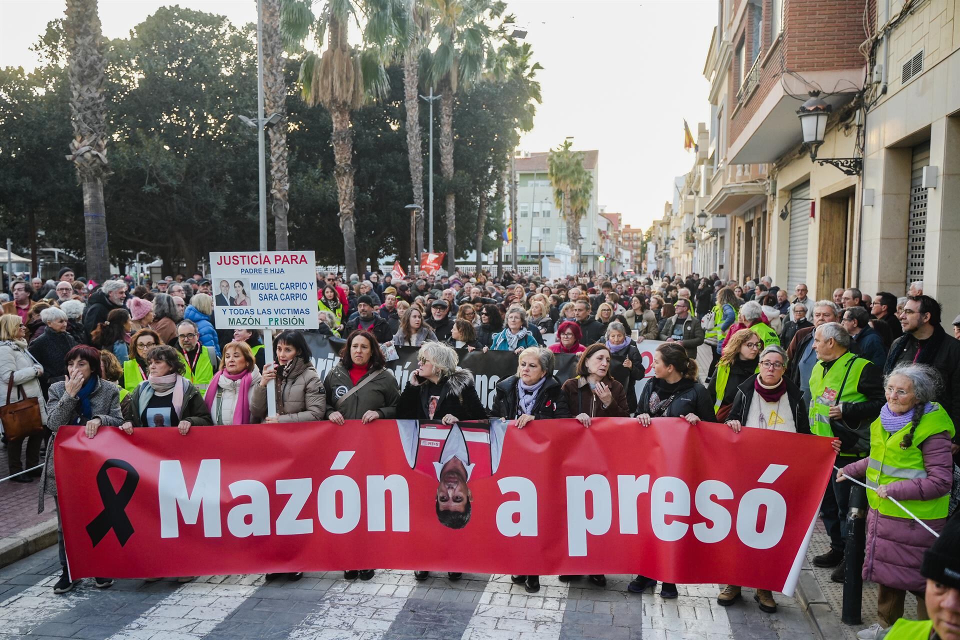 La manifestación 'Mazón a presó' celebrada en Benetússer