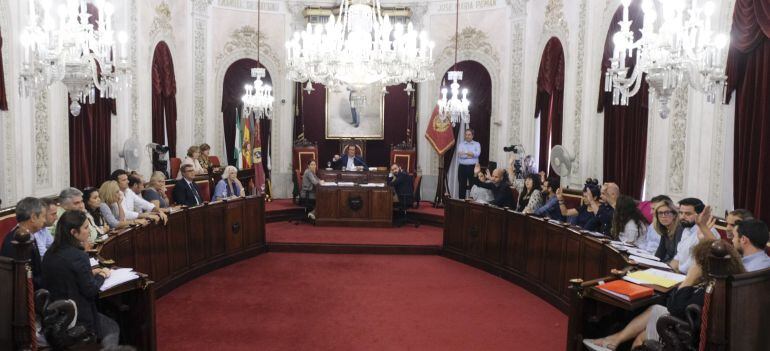 Reunión de la junta general de la sociedad Cádiz 2000 en octubre de 2017