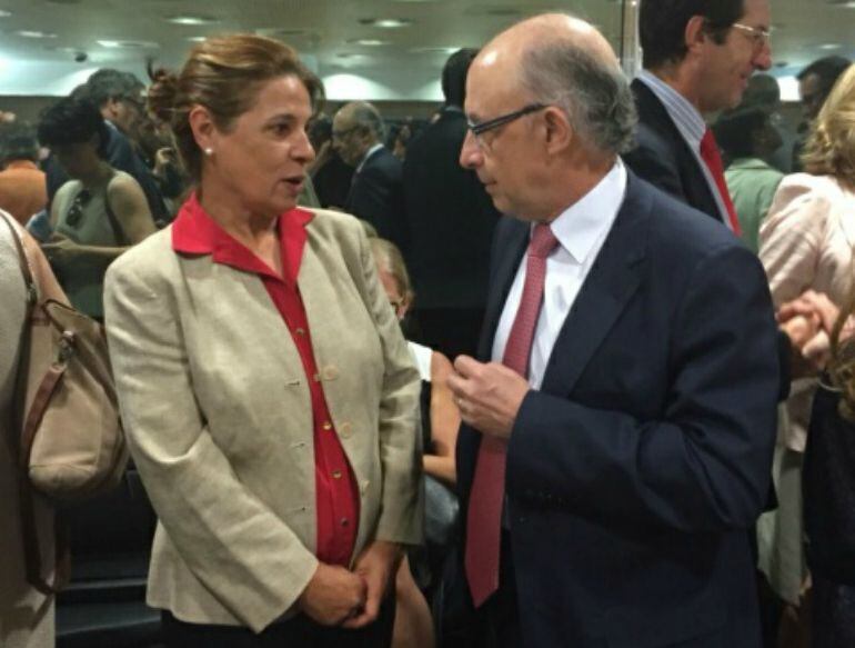 La consejera Pilar Blanco-Morales y el ministro en funciones Cristóbal Montoro