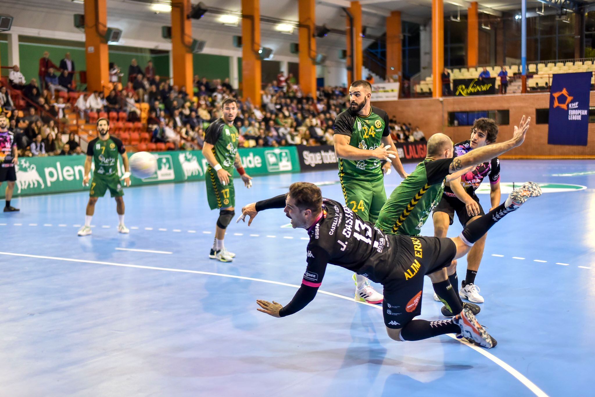 Juan Castro durante el partido ante BM Cuenca.