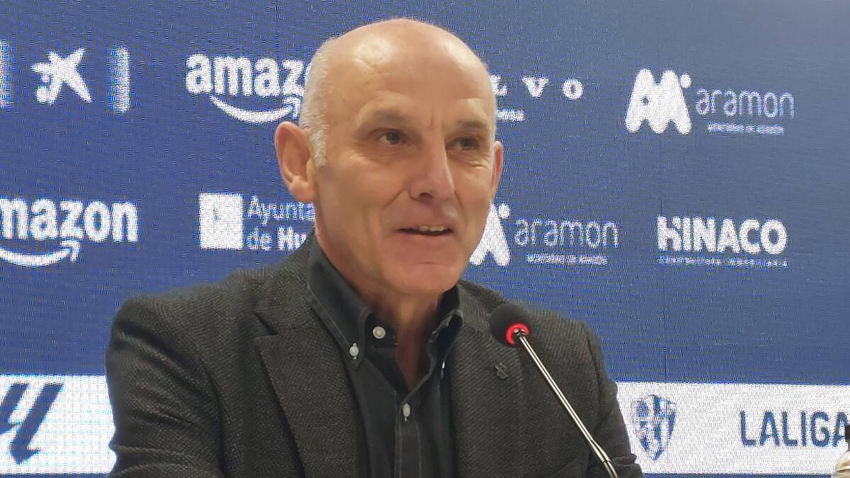 Ángel Martín González hablando de la salida de Kortajarena y Ángel Pérez de la SD Huesca