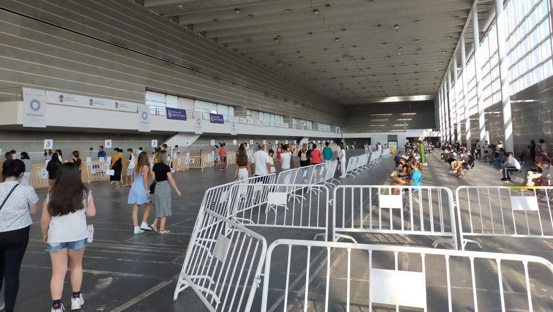 Los adolescentes de 12 y 13 años ya tienen la primera dosis