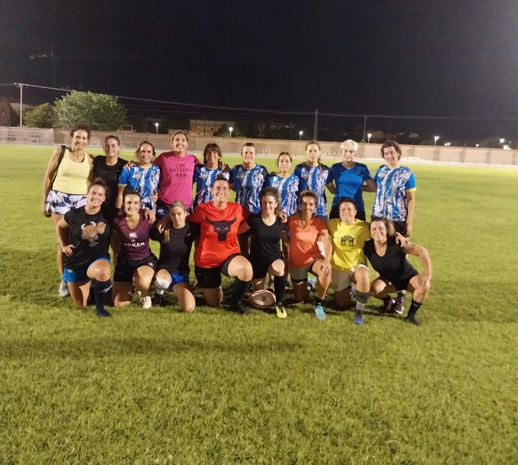Las integrantes del Ribera Rugby realizaron este lunes la primera sesión de trabajo en las instalaciones del Juan Carlos Higuero