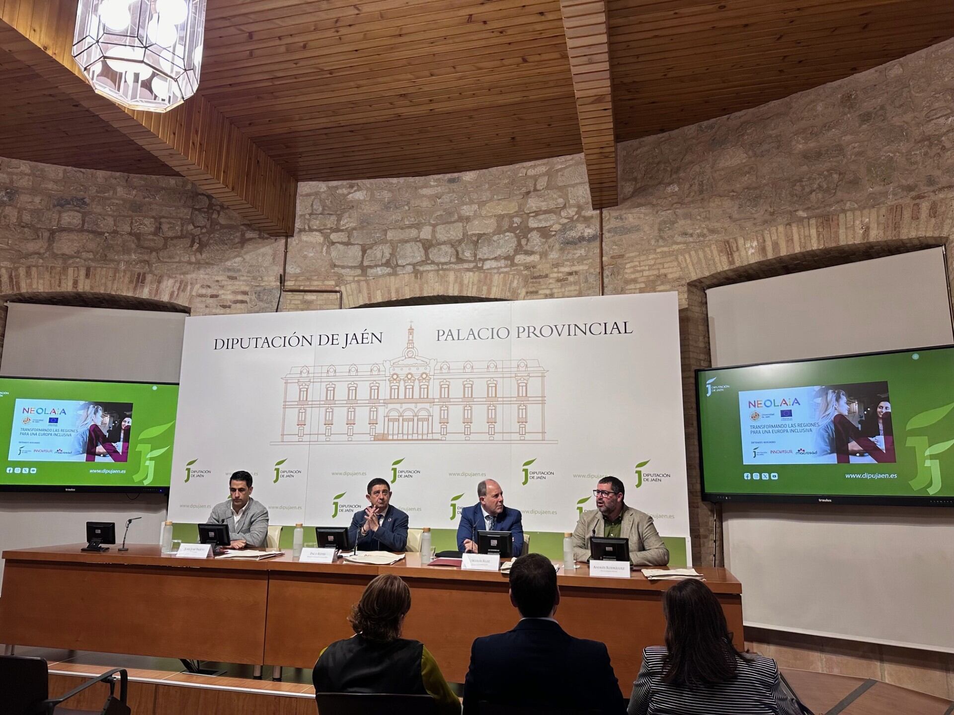 Presentación del Proyecto Neolaia en el Palacio Provincial.