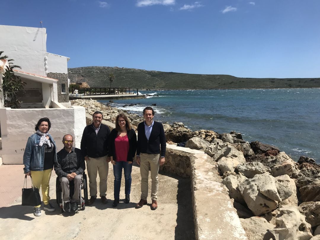 Los candidatos del PSOE en el puerto de Fornells