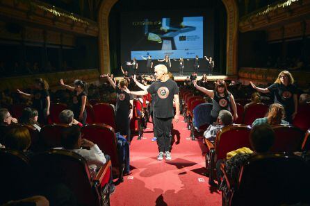 Flashmob "Symphony" de los chicos y chicas de Artes, Ocio y Cultura