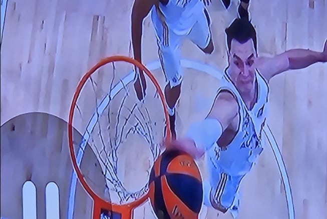 Momento de la polémica en el Real Madrid-Joventut