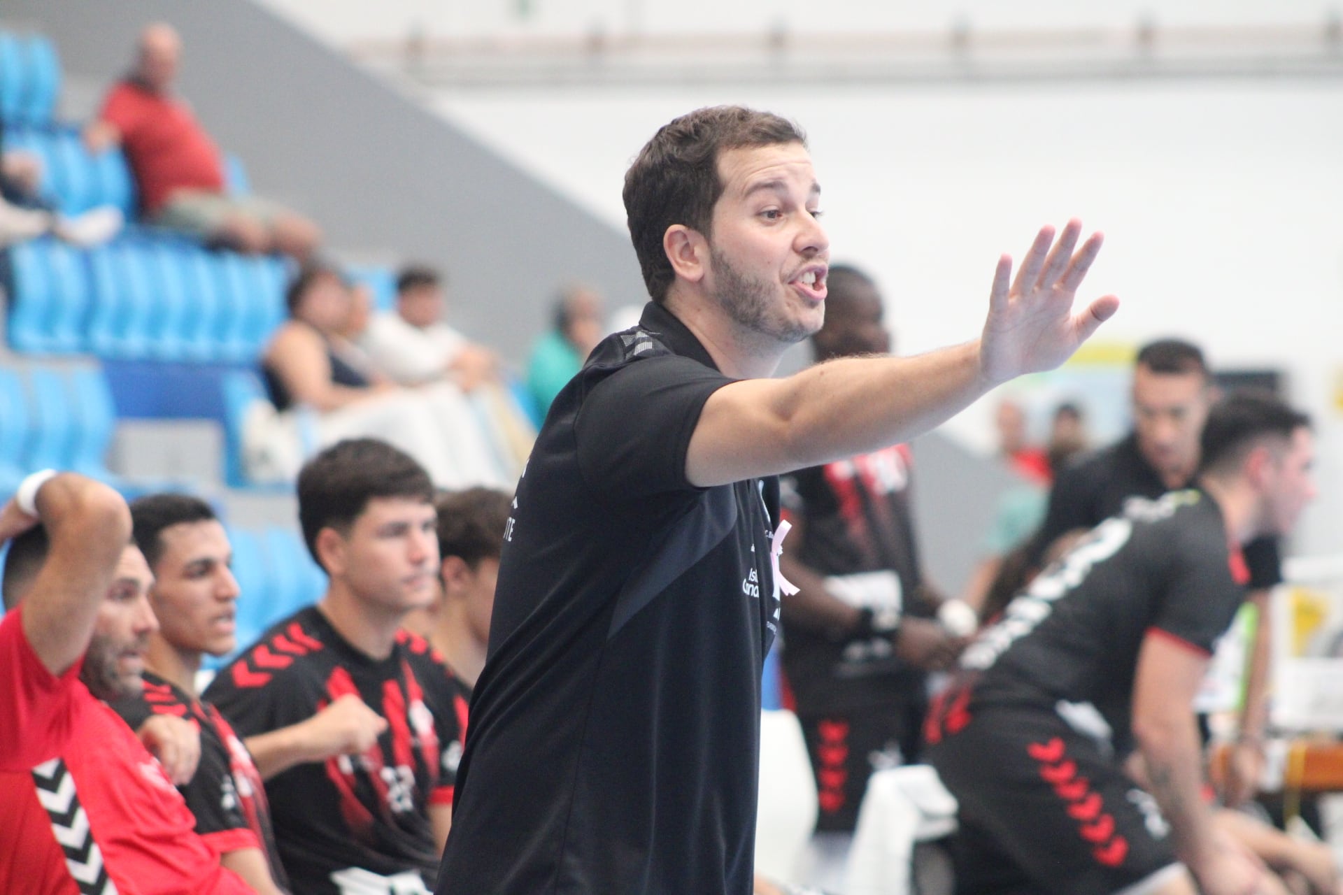 David Betancort en un partido del Balonmano Lanzarote Ciudad de Arrecife.