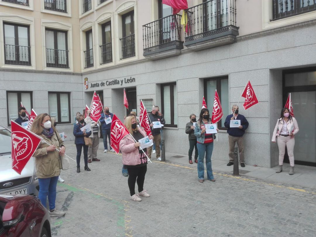 Los trabajadores de los comedores escolares segovianos reclaman la vacunación frente a la Covid