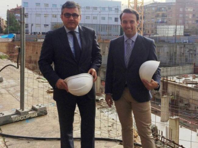 El concejal Cristóbal Grau y el Director General Mateo Castellá han visitado las obras del complejo deportivo Nou Moles